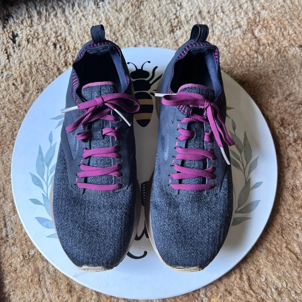Brooks Ricochet Sneaker 9.5 1202921B018 Running Shoes Black, Burgundy. - Picture 11 of 17